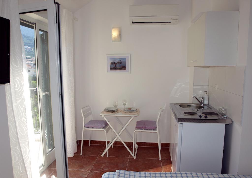 Apartments Issa Makarska Zimmer foto